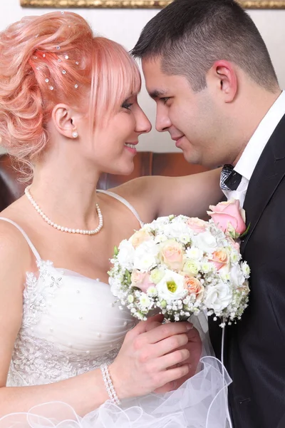 Portrait of lovely young married couple — Stock Photo, Image