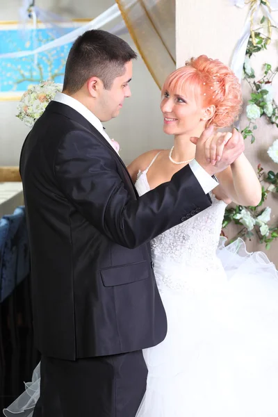 Happy couple in the dance — Stock Photo, Image