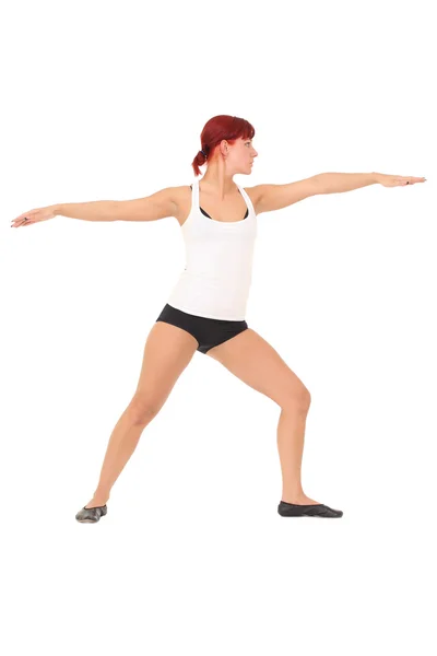 Mujer joven entrenando yoga — Foto de Stock