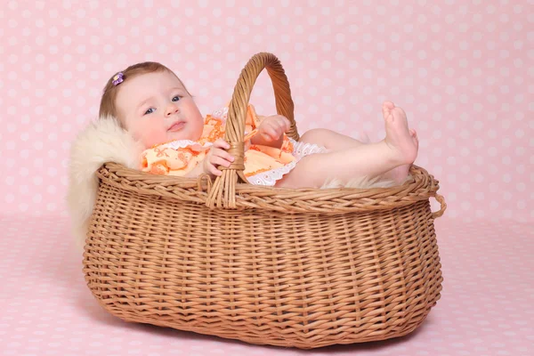 Όμορφη χαμογελώντας χαριτωμένο μωρό ευτυχισμένο αξιολάτρευτο παιδί — Φωτογραφία Αρχείου