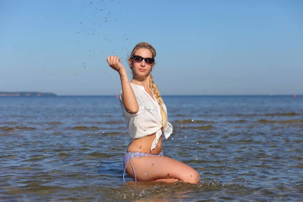 Schöne Frau Sexy Bikini Strand — Stockfoto