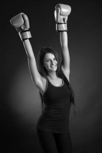 Jovem Bonito Boxer Mulher Preto Fundo — Fotografia de Stock