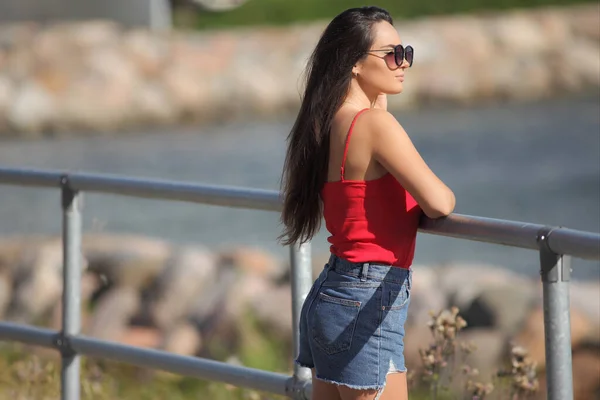 Beautiful Sexy Young Woman Enjoying Summer Outdoors — Stock Photo, Image