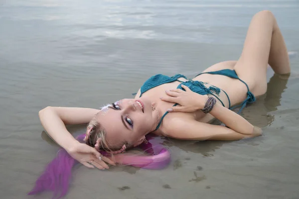 Молодая Красивая Женщина Купальнике Пляже — стоковое фото