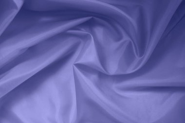 Yılın renk dokusu ipek kumaşa çok yakındır..