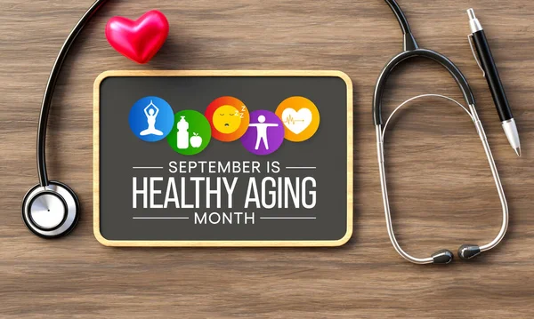 Eylül Ayında Her Yıl Sağlıklı Bir Yaş Ayı Gözleniyor Ulusal — Stok fotoğraf