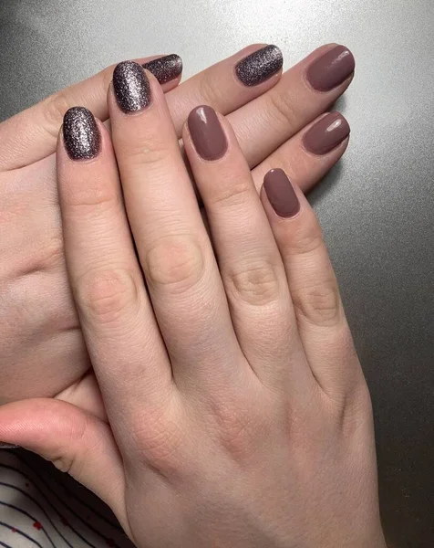 Briljante Manicure Pastel Delicate Nagellak Verticale Manicure Foto Voor Instagram — Stockfoto