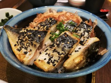 Teriyaki soslu Saba balığı.