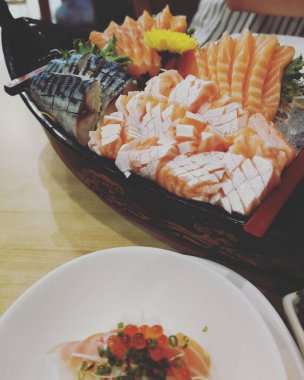 Japon usulü somon balığı.