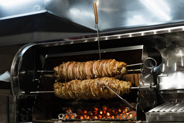 Kokorech Lamsdarmen Roosteren Turkse Markt Traditionele Streetfood — Stockfoto