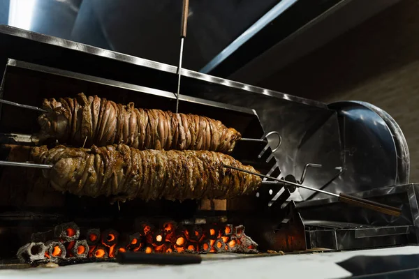 Kokorech Lamsdarmen Roosteren Turkse Markt Traditionele Streetfood — Stockfoto