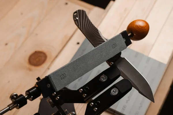 シャープナーナイフのためのプロの砥石のセット シャープナーと砥石 — ストック写真