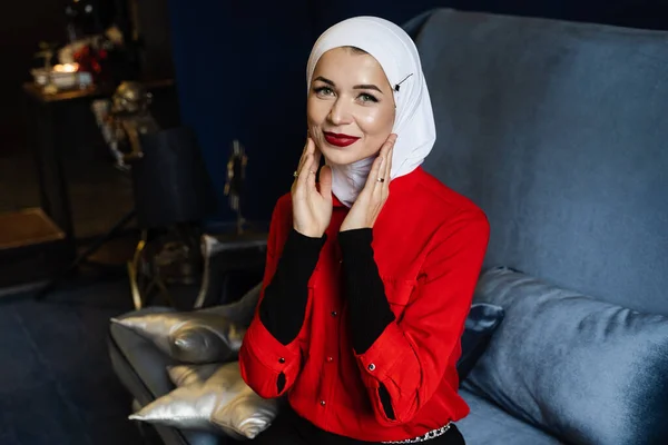 Attractive Muslim Caucasian Girl Weared Head Scarf Sitting Sofa Islam — Stock Photo, Image