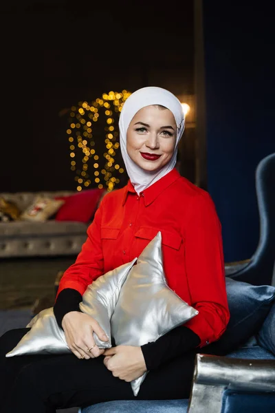 Muslim Woman Christmas Decoration Studio Professional Muslim Model Posing New — Stock Photo, Image