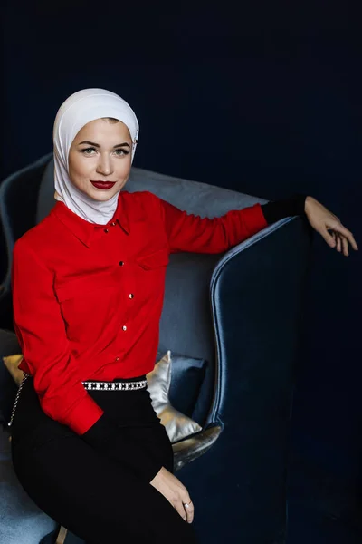 Muslim Woman Christmas Decoration Studio Professional Muslim Model Posing New — Stock Photo, Image