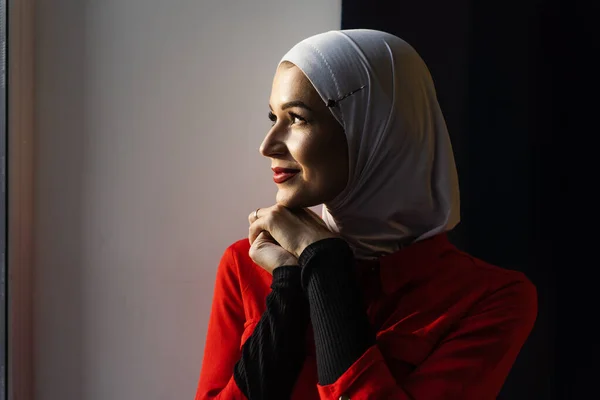 Close Portrait Muslim Woman Weared Traditional Islamic Scarf Islam Religion — Stock Photo, Image