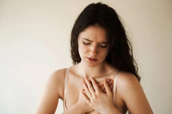 Heart Attack Disease Woman Symptoms Angina Pectoris Attractive Sick Girl — ストック写真