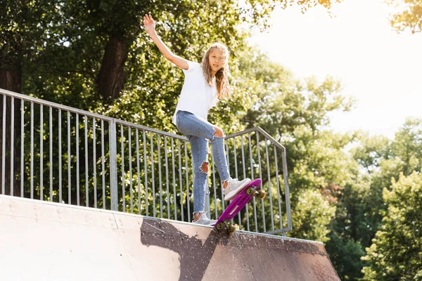Teenager Girl Penny Board Ready Skateboard Park Playground Sport Equipment — Stockfoto