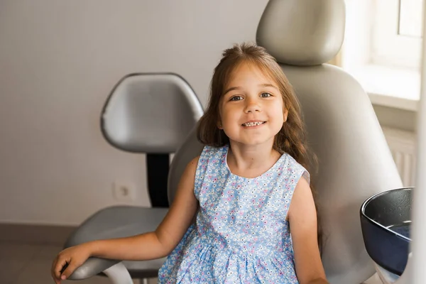 Happy Child Patient Dentistry Teeth Treatment Attractive Kid Girl Sitting — Foto de Stock