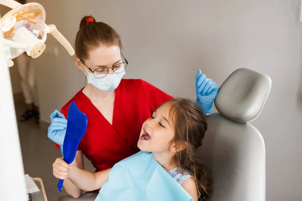 Children Dentistry Dentist Child Patient Consultation Child Dentist Dentistry Teeth — Foto de Stock