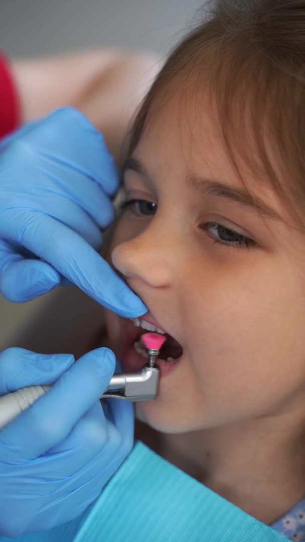 Child Dentist Makes Professional Teeth Cleaning Dentistry Vertical Video Professional — Video Stock