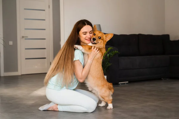 Domestic Corgi Dog Girl Owner Young Woman Sitting Floor Hug — 图库照片