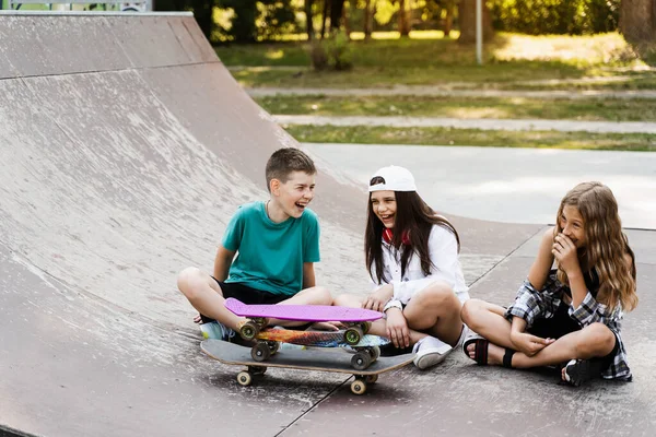 Fashion Children Skateboard Penny Boards Communicate Discuss Sports Playground Boy — Photo