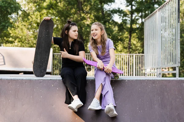 Kids Girls Smile Laugh Have Fun Together Children Skateboard Penny — Stok fotoğraf