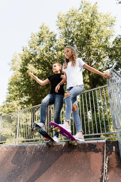 Skater Children Girls Reade Ride Penny Board Skate Sport Ramp — Photo
