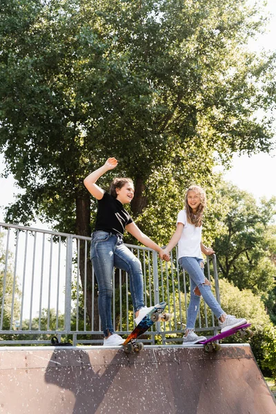 Children Girls Skating Together Friendship Friends Ready Ride Penny Board — Zdjęcie stockowe