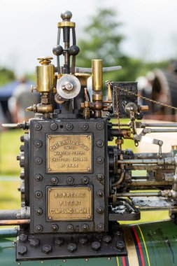 Honiton. Devon. Birleşik Krallık. 2 Temmuz 2021. Devon County gösterisinde tamir edilen Burrel çekici motoru düdüğü kapatın.