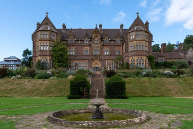 Tiverton. Devon. Birleşik Krallık. 22 Ağustos 2021. Devon 'daki Knighthayes Court kır evi manzaralı.