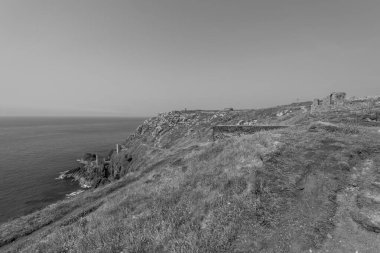 Cornwall 'daki Botallack madenindeki Crowns motor evleri.