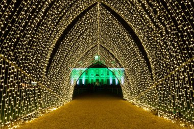 Kingston Lacy. Dorset. Birleşik Krallık. 15 Aralık 2021. Kingston Lacy yolu turistler için açık.