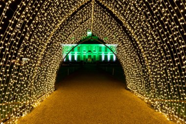 Kingston Lacy. Dorset. Birleşik Krallık. 15 Aralık 2021. Kingston Lacy yolu turistler için açık.