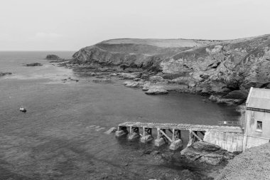 Cornwall 'daki Kertenkele Noktası' ndaki eski filika istasyonu.
