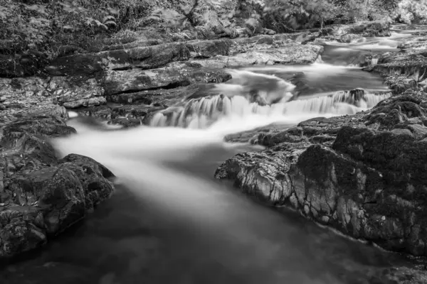 Hosszú Expozíció Vízesés Kelet Lyn Folyó Folyik Keresztül Erdőben Watersmeet — Stock Fotó