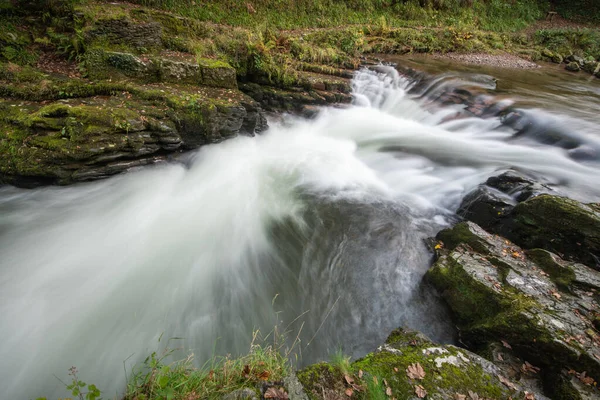 Lange Belichtung Des Wasserfalls Der Watersmeet Bridge East Lyn River — Stockfoto