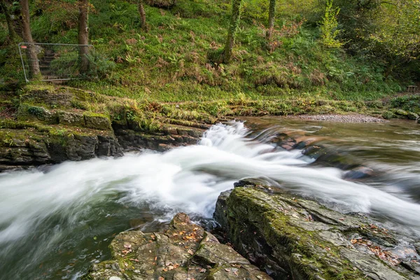 Lång Exponering Watersmeet Bridge Vattenfall East Lyn Floden Vid Watersmeet — Stockfoto