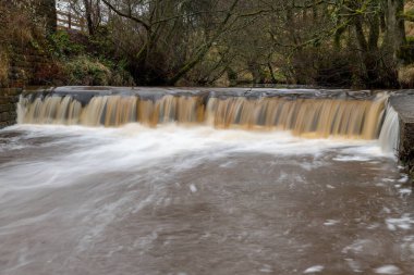 Eller Beck nehrinde uzun bir düşüş Goathland tren istasyonunu geçerek oldu.
