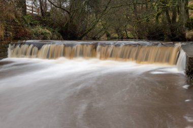 Eller Beck nehrinde uzun bir düşüş Goathland tren istasyonunu geçerek oldu.