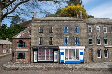 Wimborne. Dorset. United Kingdom.April 20tth 2022. Dorset 'teki Wimborne model kasabasında bir caddenin görüntüsü.