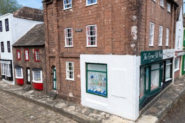 Wimborne. Dorset. United Kingdom.April 20tth 2022. Dorset 'teki Wimborne model kasabasında bir caddenin görüntüsü.