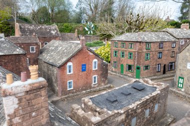 Wimborne. Dorset. United Kingdom.April 20tth 2022. Dorset 'teki Wimborne model kasabasında bir caddenin görüntüsü.