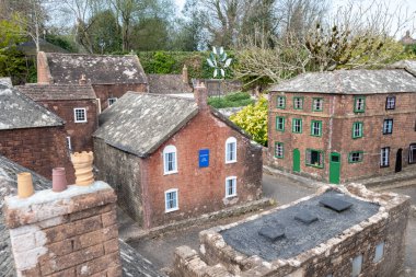 Wimborne. Dorset. United Kingdom.April 20tth 2022. Dorset 'teki Wimborne model kasabasında bir caddenin görüntüsü.