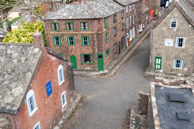 Wimborne. Dorset. United Kingdom.April 20tth 2022. Dorset 'teki Wimborne model kasabasında bir caddenin görüntüsü.