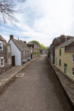 Wimborne. Dorset. United Kingdom.April 20tth 2022. Dorset 'teki Wimborne model kasabasında bir caddenin görüntüsü.