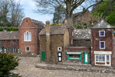 Wimborne. Dorset. United Kingdom.April 20tth 2022. Dorset 'teki Wimborne model kasabasında bir caddenin görüntüsü.