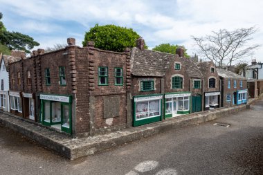 Wimborne. Dorset. United Kingdom.April 20tth 2022. Dorset 'teki Wimborne model kasabasında bir caddenin görüntüsü.