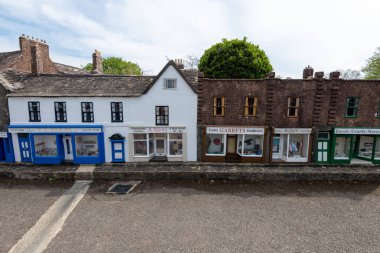 Wimborne. Dorset. United Kingdom.April 20tth 2022. Dorset 'teki Wimborne model kasabasında bir caddenin görüntüsü.